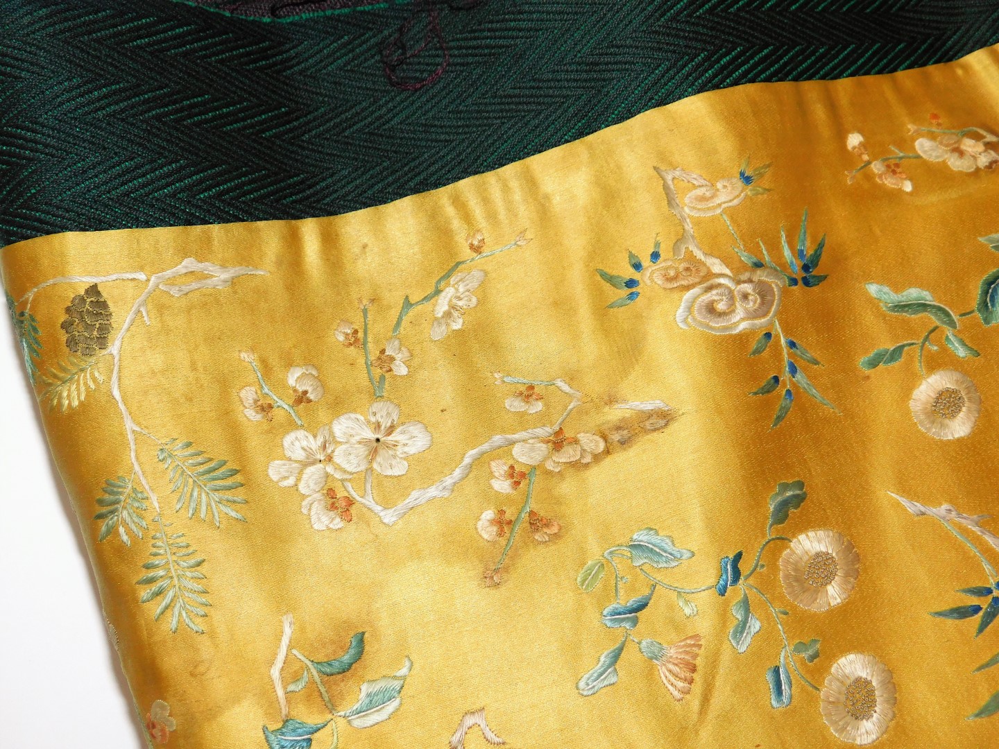 A Chinese Imperial yellow ground rectangular silk throne seat cover, finely embroidered in blue, - Image 9 of 9