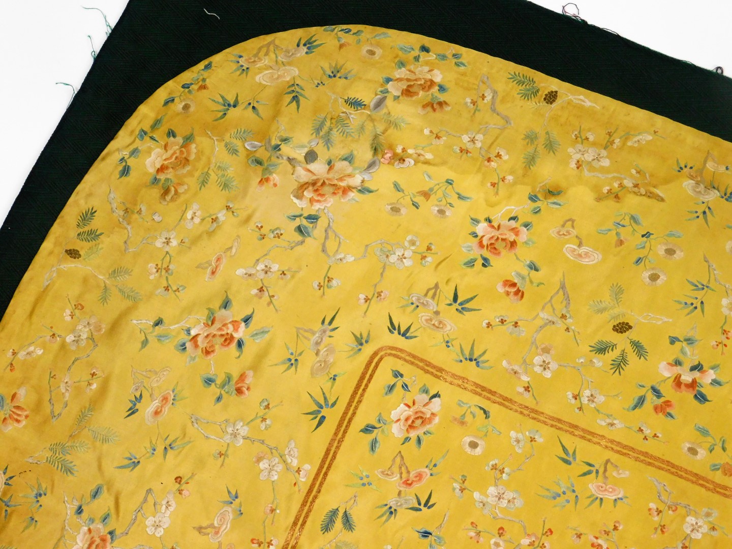 A Chinese Imperial yellow ground rectangular silk throne seat cover, finely embroidered in blue, - Image 4 of 9