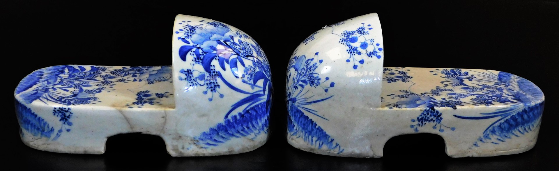 A very rare pair of Japanese Seto porcelain shoes, decorated in underglaze blue with poppies, - Image 3 of 8