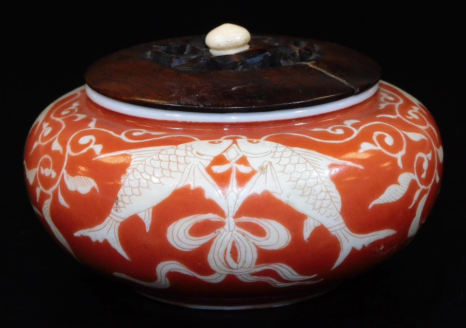 A Japanese porcelain koro, with original wood cover, decorated in coral and pale yellow enamel, with - Image 2 of 7