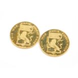A pair of 18ct gold Winston Churchill commemorative tokens, obverse portrait of Churchill, reverse a
