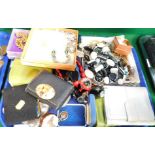 Silver and costume jewellery, including a Scottish agate set brooch, porcelain brooch decorated with