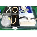Daisy and Eve bracelets, an Avon pearlised lace kit set, further costume jewellery and a clear and