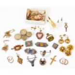 Various jewellery and effects, a fixed seal fob 3cm high, multicoloured brooch, a Victorian brooch s