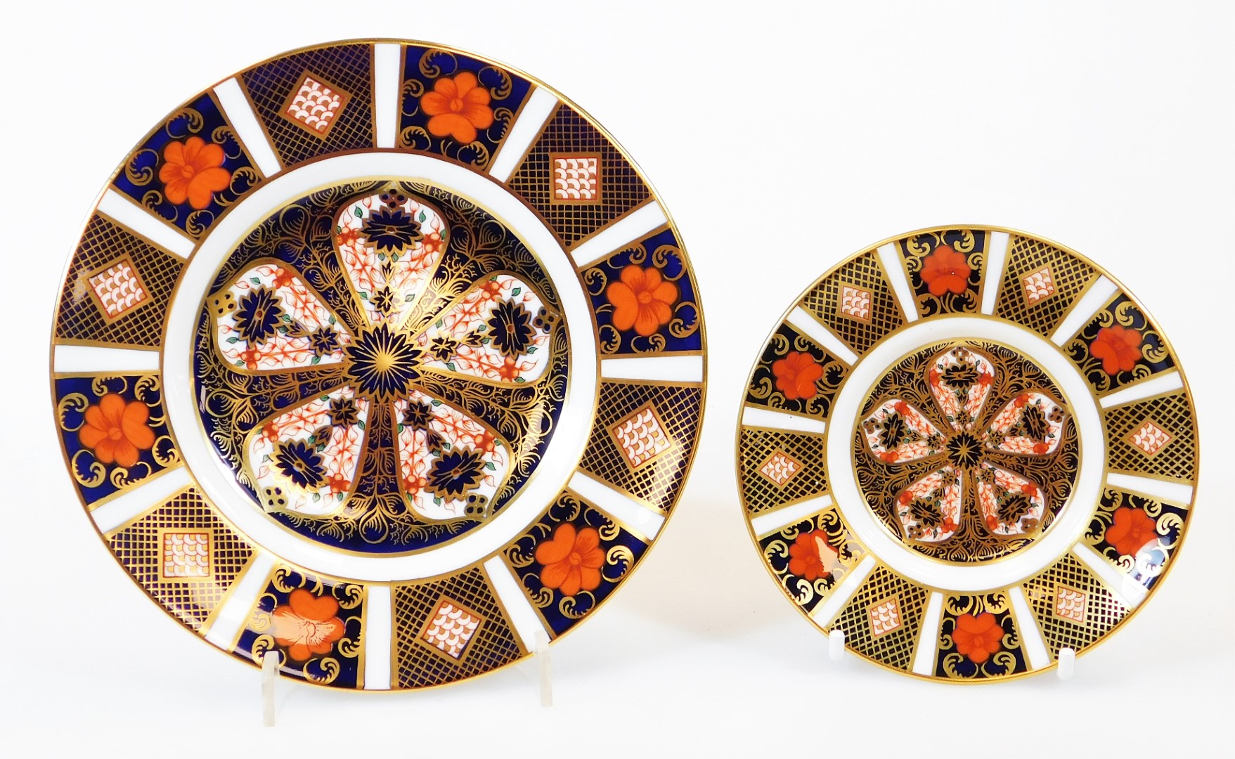 Various Royal Crown Derby Imari plates, saucers, etc., comprising two 22cm diameter plates, a side p - Image 4 of 5