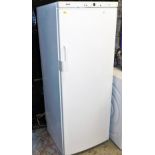 A Bosch electric control freestanding freezer, 140cm high, 58cm wide, 59cm deep.