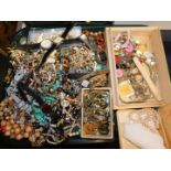 Costume jewellery, including brooches, beads and necklaces, dress wristwatches, etc. (1 tray)