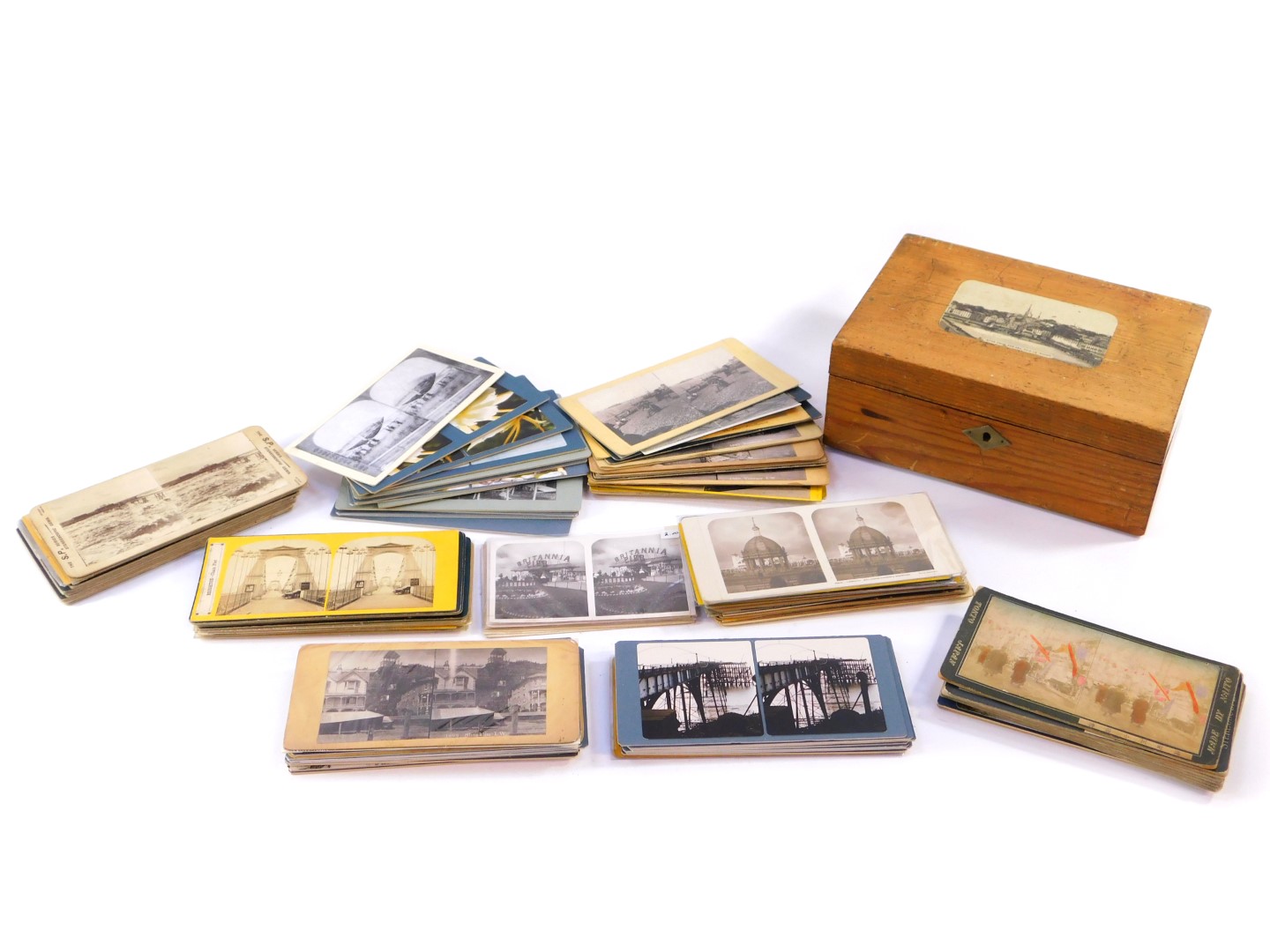 Victorian and later stereoscopic cards and postcards, chiefly views of piers, Japanese scenes and