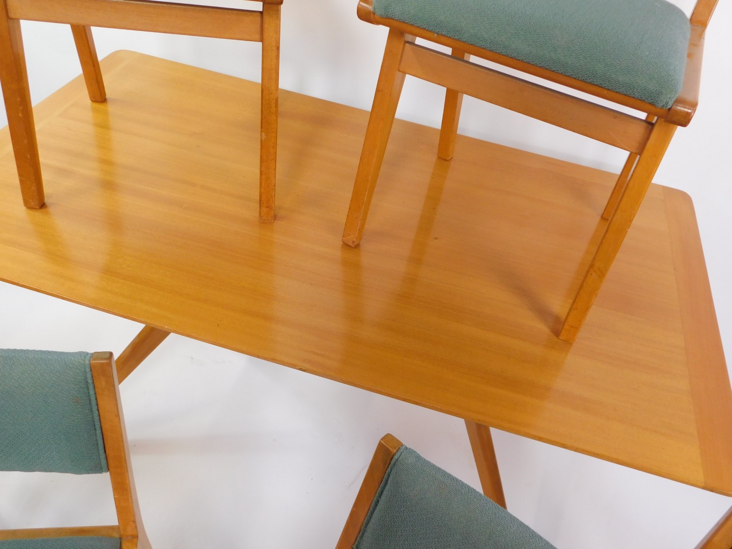 A Donald Gomme G-Plan 1950's light oak and beech dining table, the rectangular top raised on a - Bild 2 aus 4