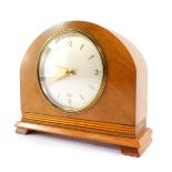 A mid 20thC Elliott walnut cased mantel clock, with clockwork movement, no 2913S, 17cm wide.