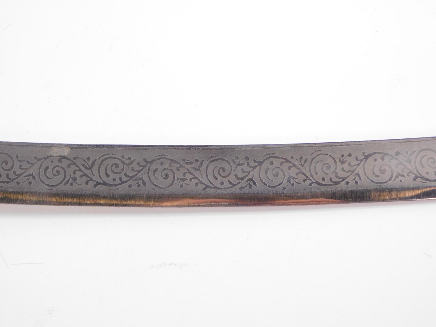 An Indian Army pattern cavalry trooper's sword, with a leather bound grip, decorated steel blade and - Bild 3 aus 4