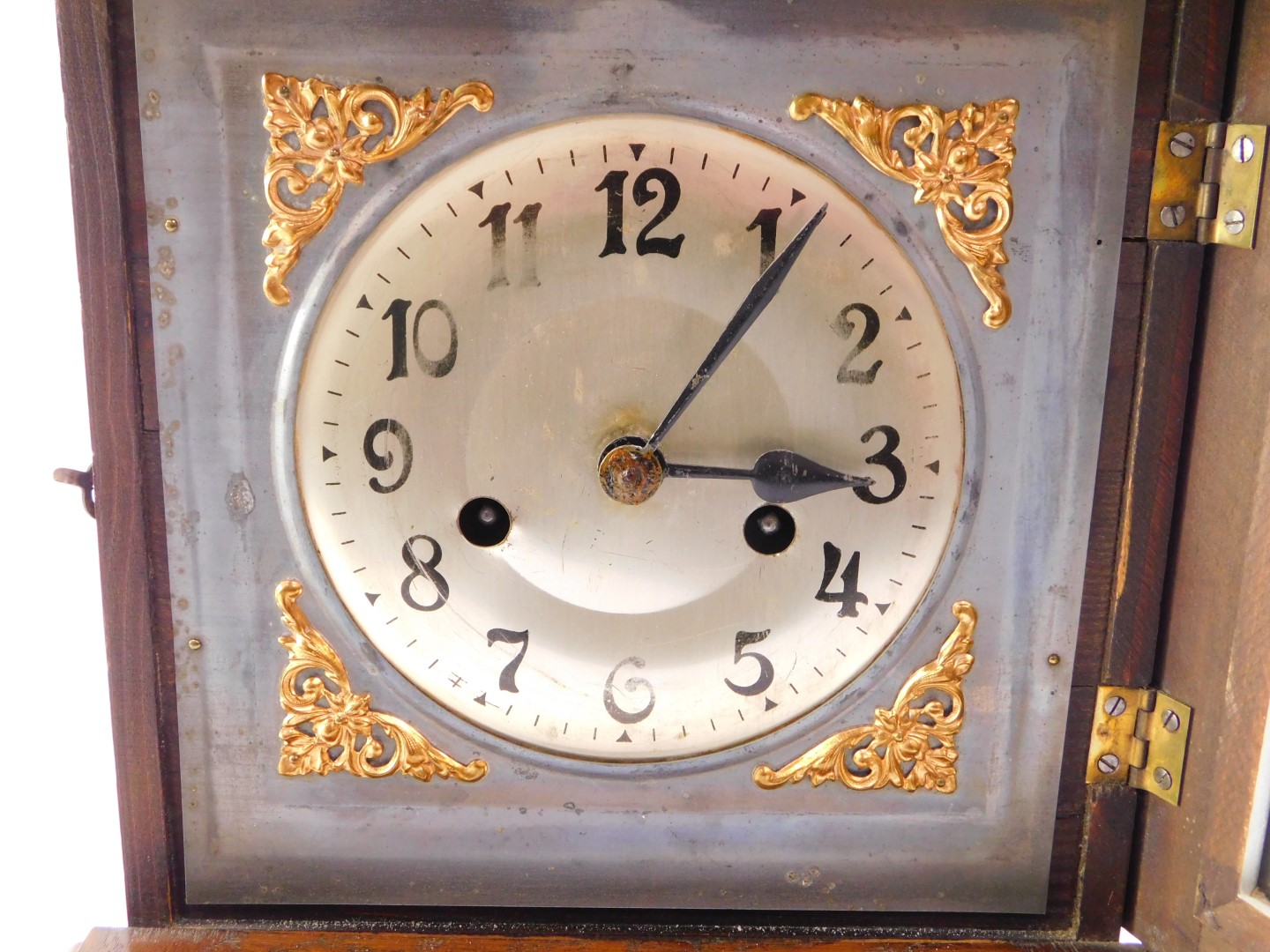 A late Victorian oak cased mantle clock, silver dial, with brass scroll spandrels, bearing Arabic - Bild 2 aus 3