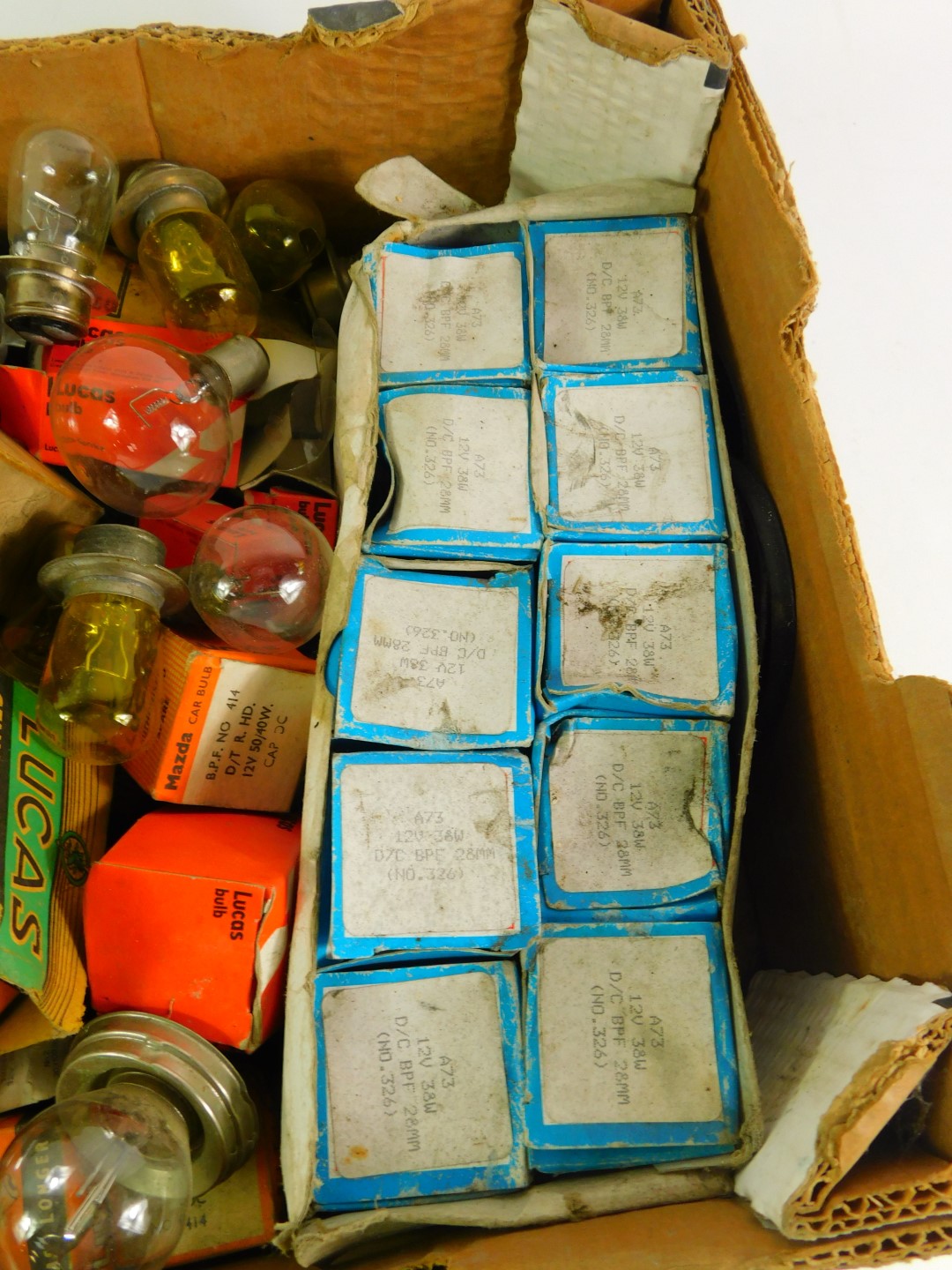 Mixed auto bulbs, to include Lucas Lumax., Ring and Endura, some boxed and packaged. (a quantity) - Image 2 of 3