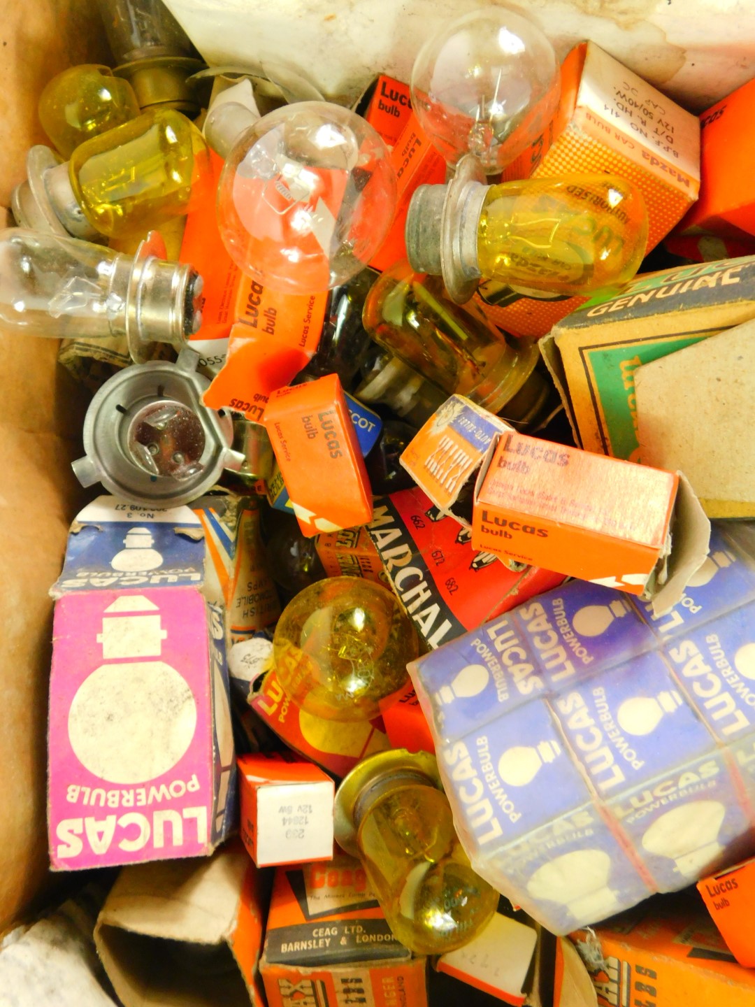 Mixed auto bulbs, to include Lucas Lumax., Ring and Endura, some boxed and packaged. (a quantity) - Image 3 of 3