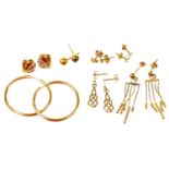 Various 9ct gold and other earrings, to include a pair of 9ct gold cross weave drop earrings, a pair