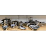 Various kitchenalia, comprising pots and pans, grater, etc. (1 box)