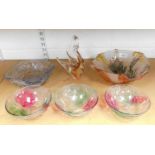 A quantity of glassware, to include a Murano glass swan ornament, a decorative art glass bowl with