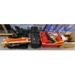 Miscellaneous tools, to include a Black and Decker GT220 electric hedge trimmer, a twelve volt air