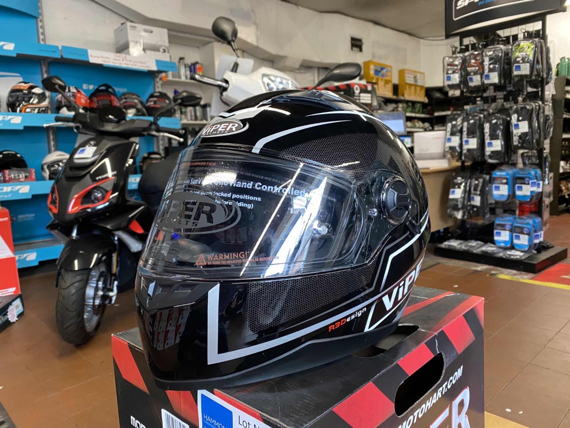 Viper RSV77 Black X-Large - Viper Helmets - Motorcycle / Motorbike Helmet - RRP £69.99 - Image 2 of 5