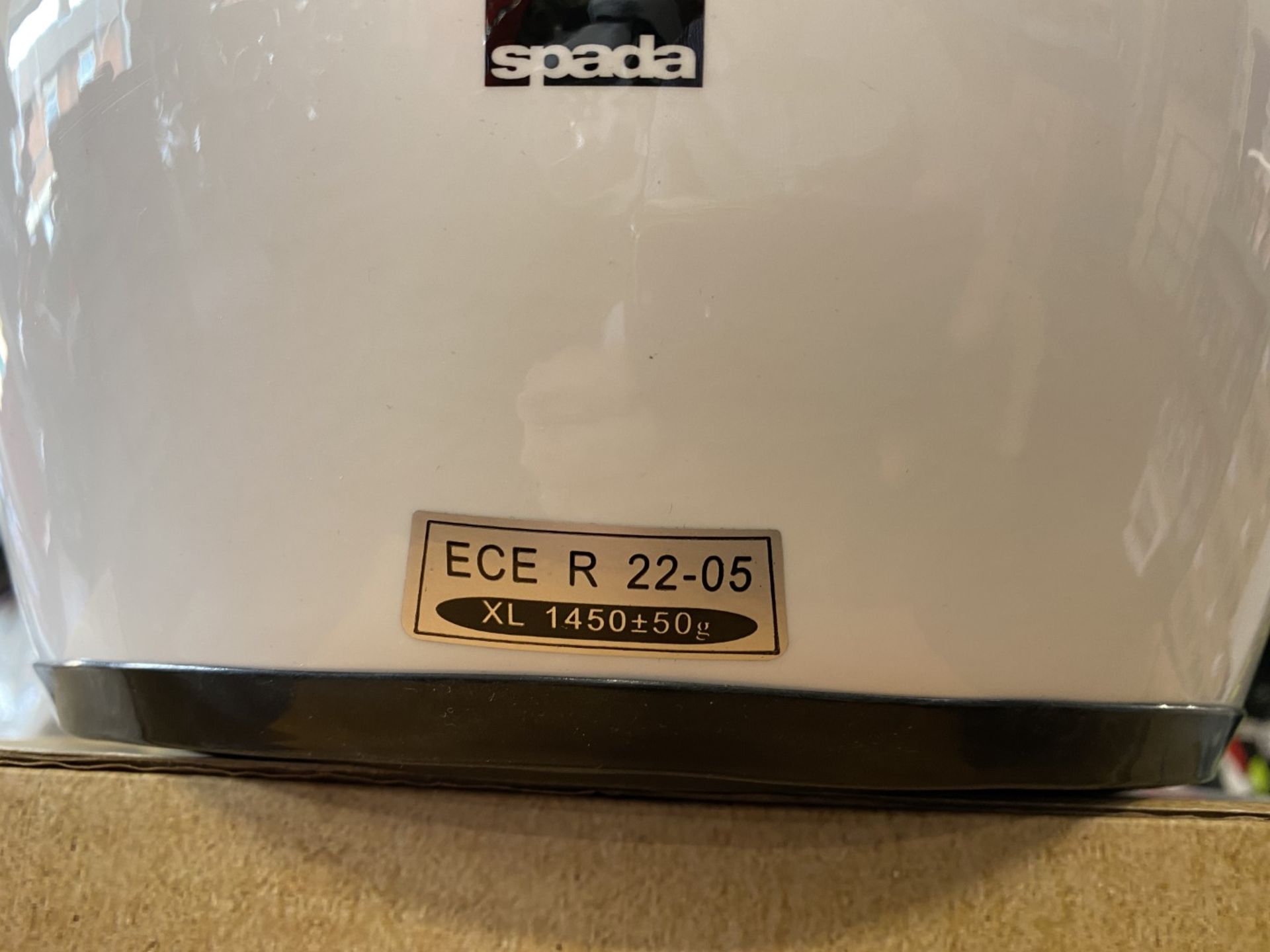 Spada Reveal White X-Large Helmet - Moto Headwear - Motorcycle / Motorbike Helmet - RRP £80.00 - Image 4 of 5