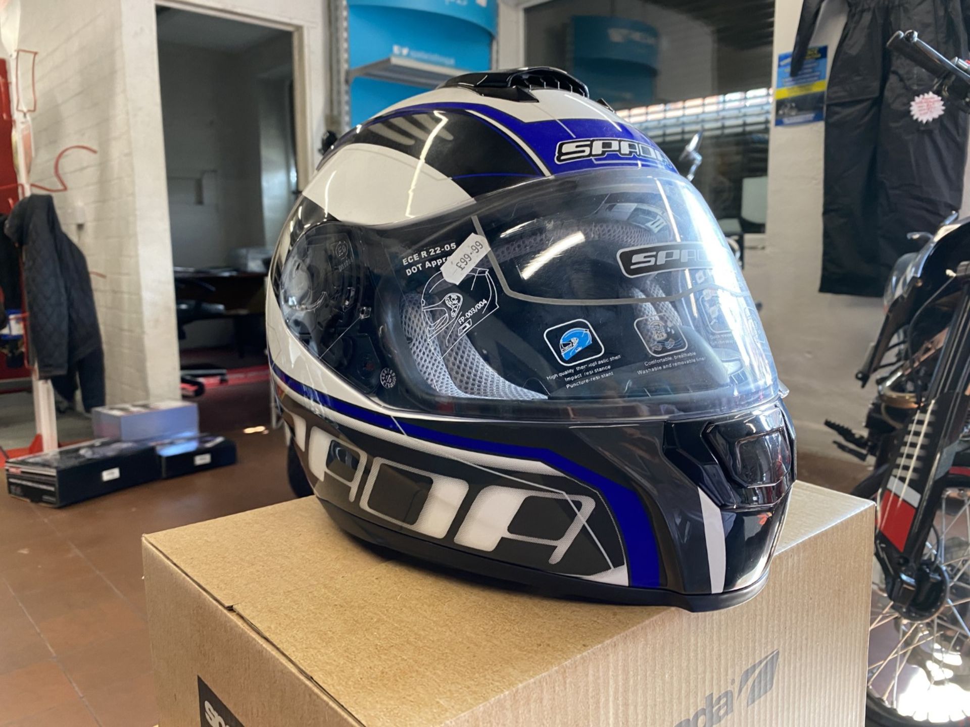 Spada Helmet Matt White/Blue/Black Large - Motorcycle / Motorbike Helmet - RRP £99.00 - Image 3 of 4