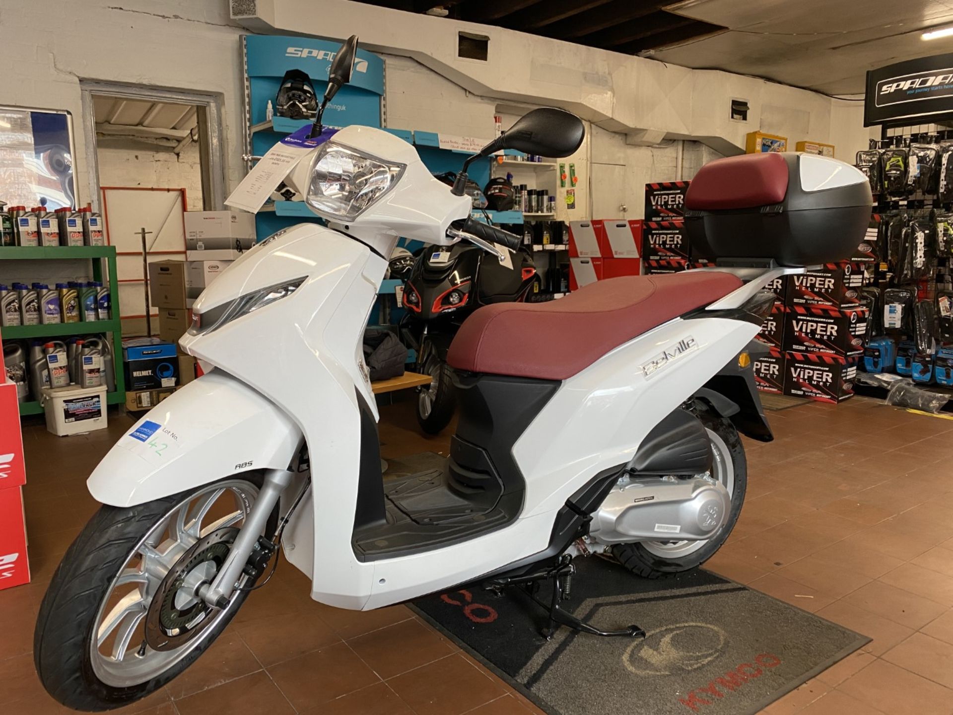 Unregistered Peugeot Scooters Belville 125 ABS White Scooter RRP £3,199