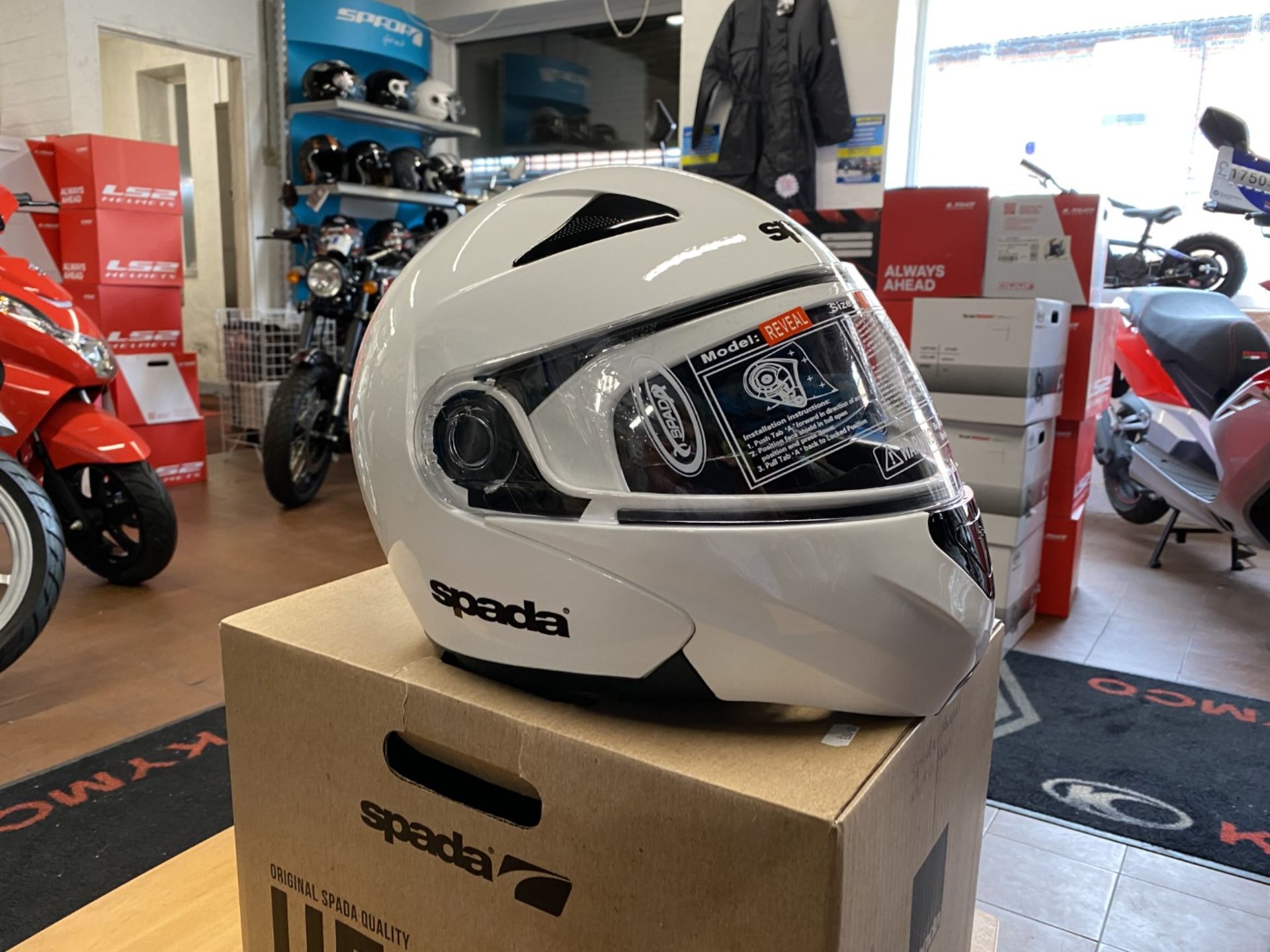 Spada Reveal White Large Helmet - Moto Headwear - Motorcycle / Motorbike Helmet - RRP £80.00 - Image 3 of 6