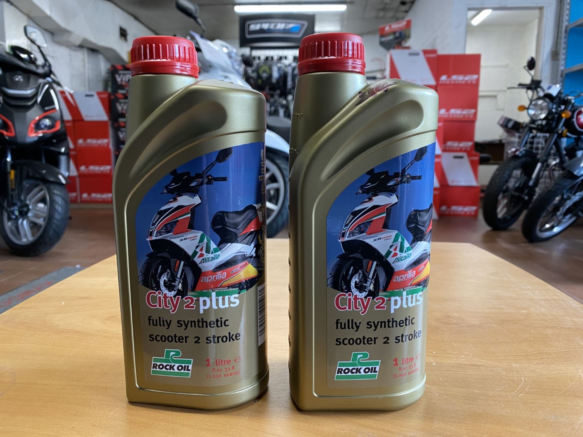 2x City 2 plus fully synthetic scooter 2 stroke oil lubricant - ROCK OIL - 1 litre - Scooter oil - R