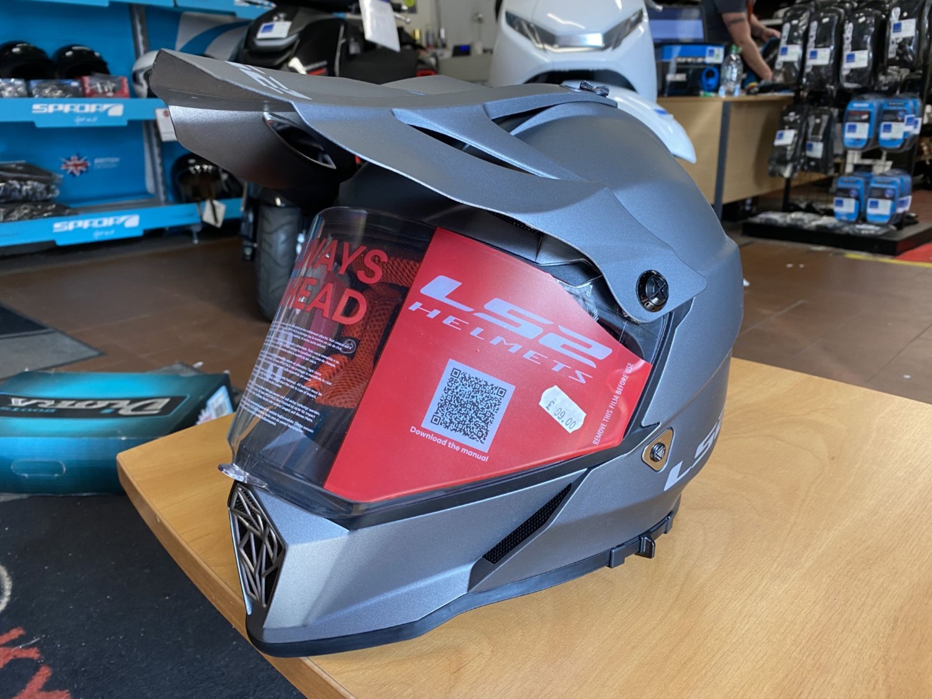 LS2 MX436 Pioneer Helmet Matt Grey X-Large - LS2 Helmets - British Motorcycle / Motorbike Sport Appr - Image 2 of 4