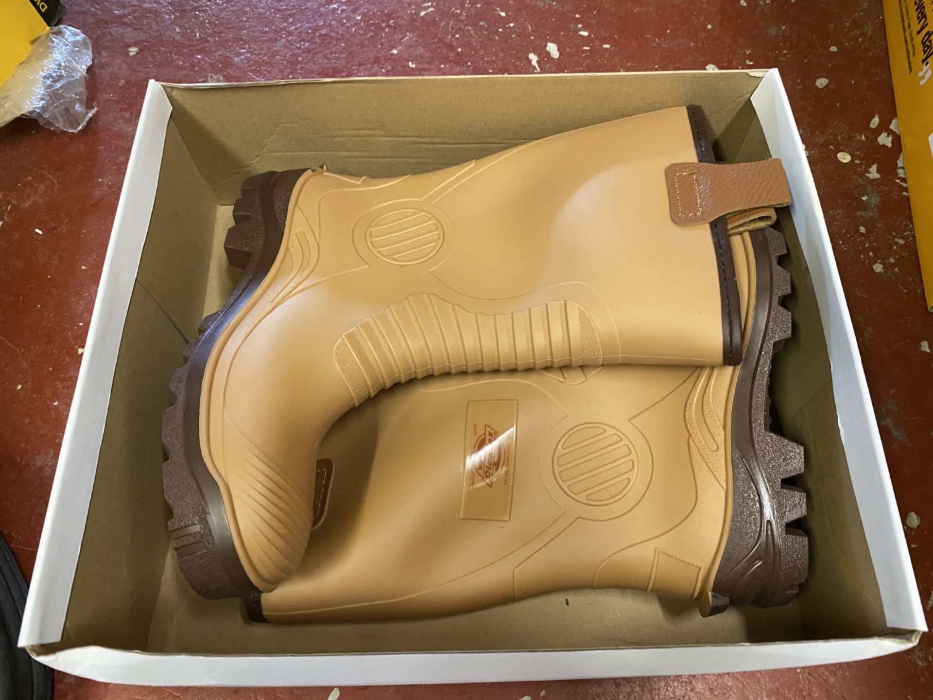 NEW Dickies safety boots, UK size 6 - Image 2 of 2