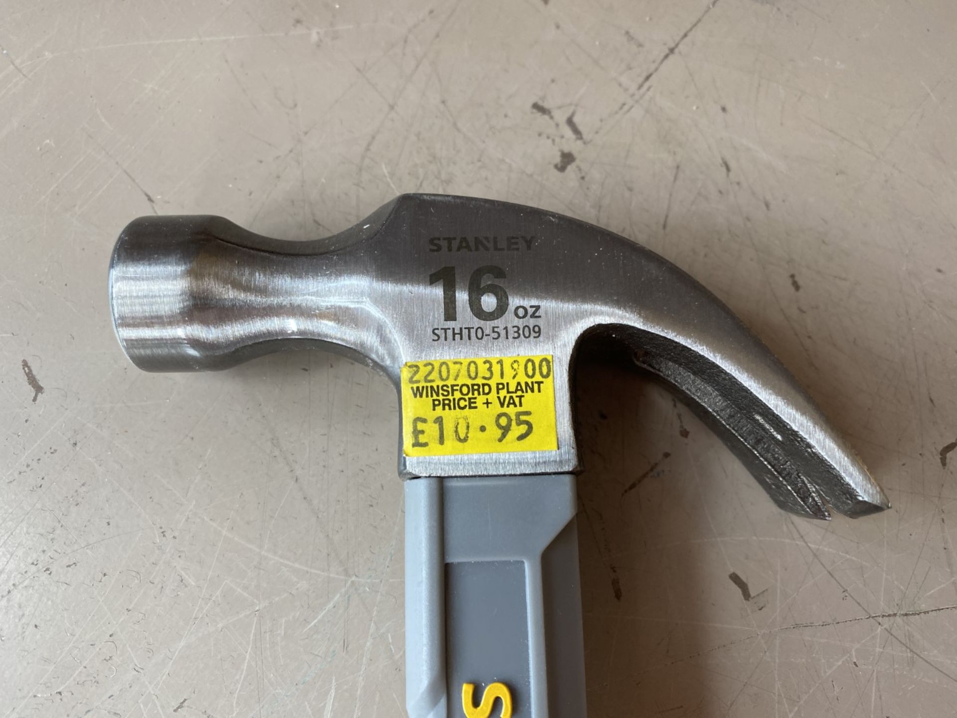 NEW Stanley 16oz curved claw hammer, RRP £10.95 - Image 2 of 2