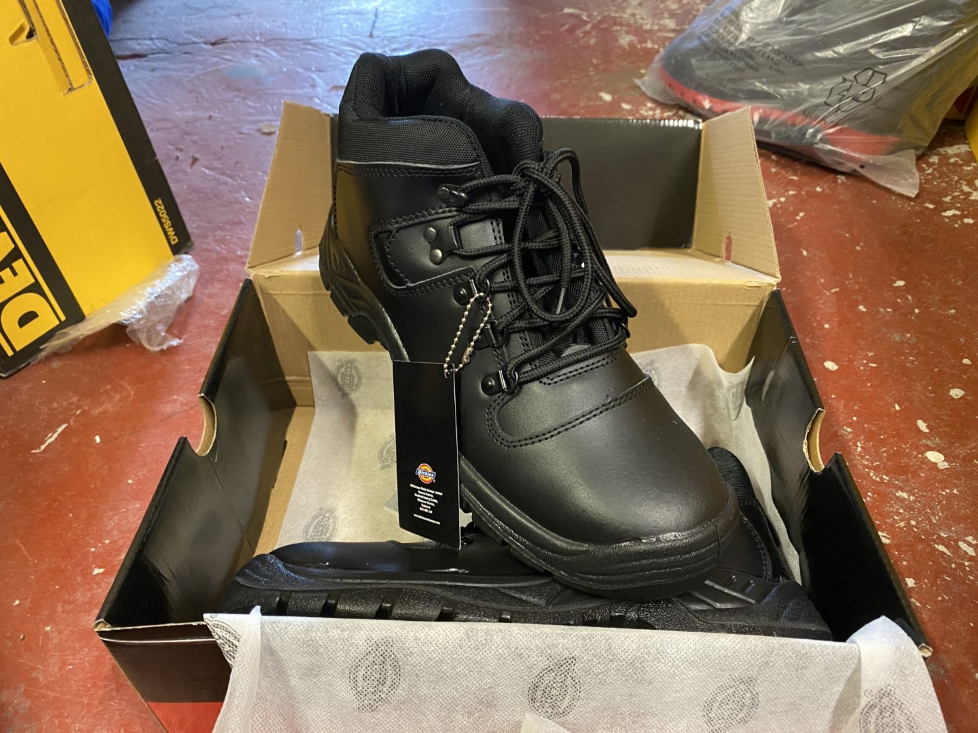 NEW Dickies safety boots, UK size 9 - Image 2 of 2