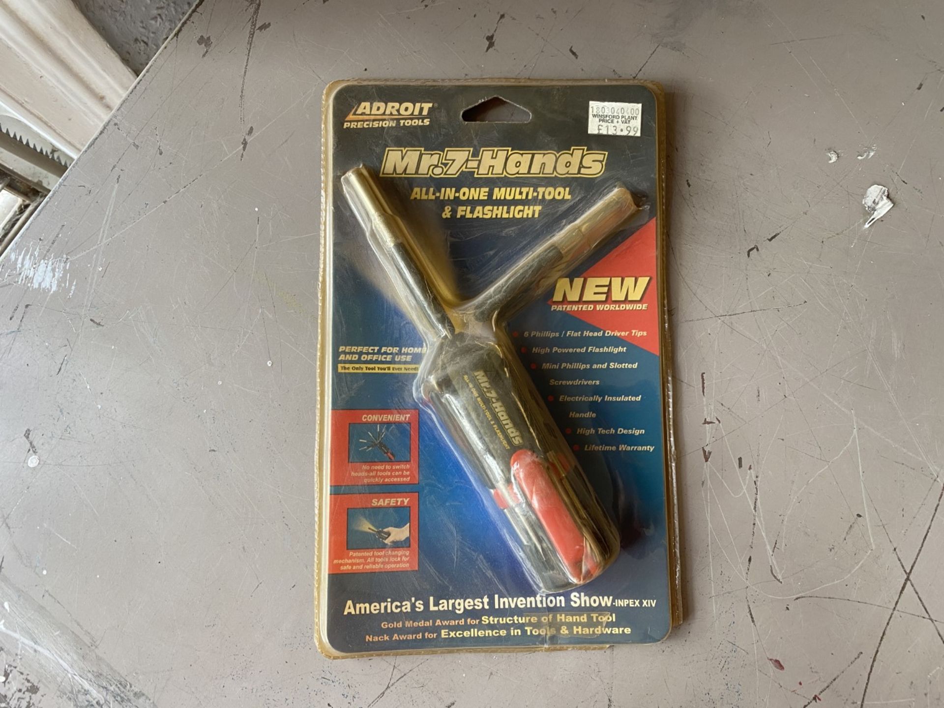 NEW Adroit Mr.7-Hands multi-tool & flashlight, RRP £13.99