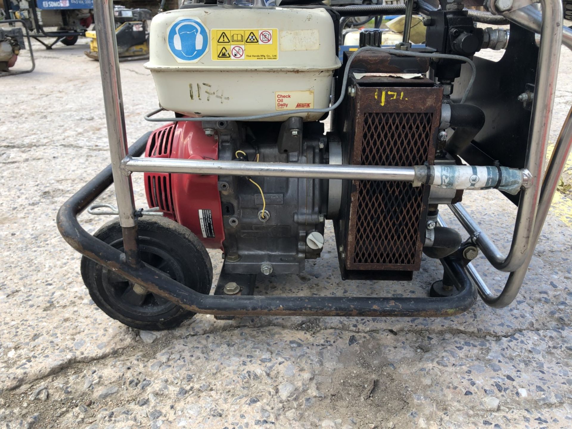 JCB Beaver Powerpack with hydraulic breaker attachment - NOT TESTED - Image 6 of 8