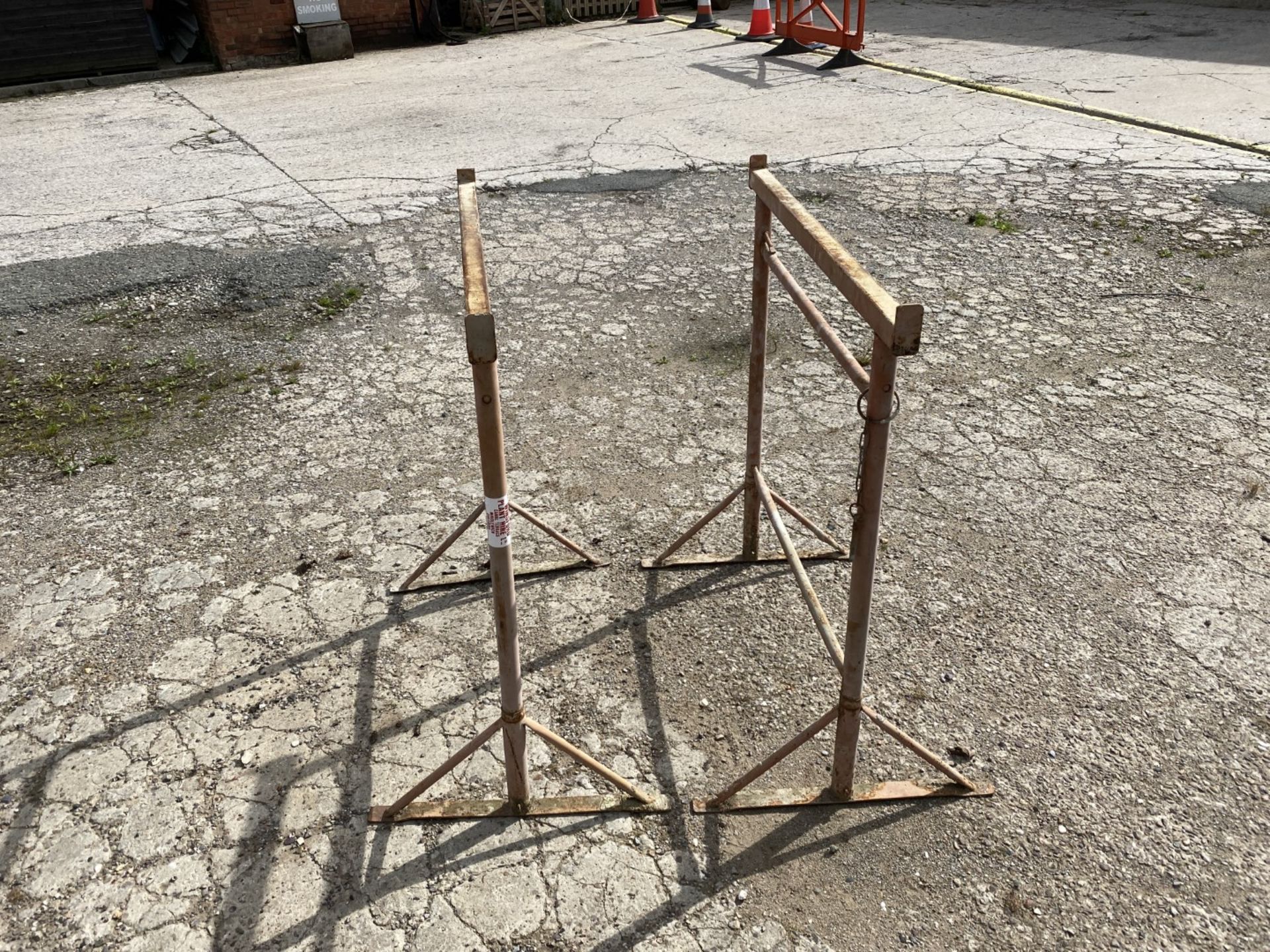 Pair of adjustable trestles - NOT TESTED