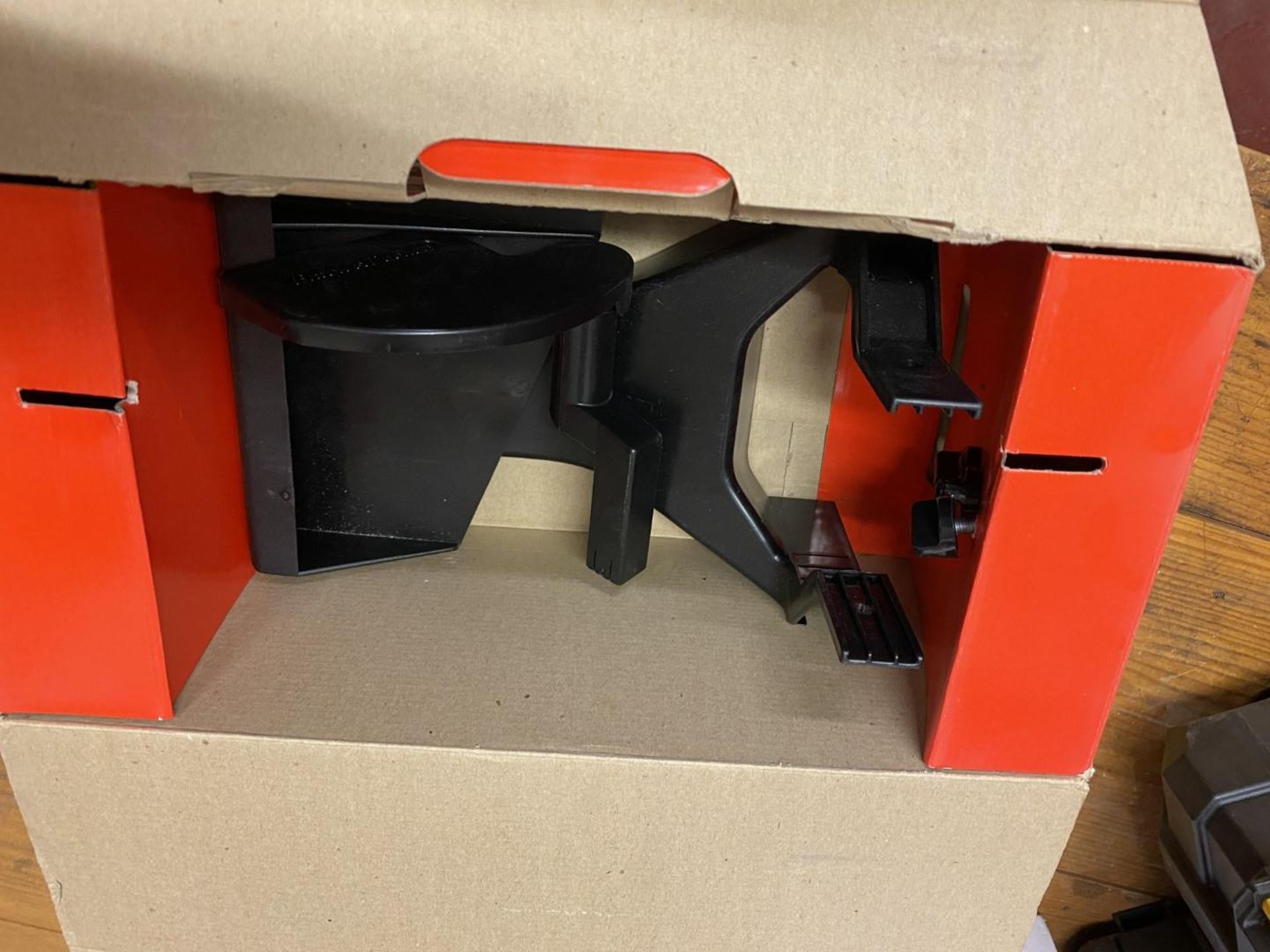 NEW Black & Decker DN 750 planer stand - Image 2 of 2