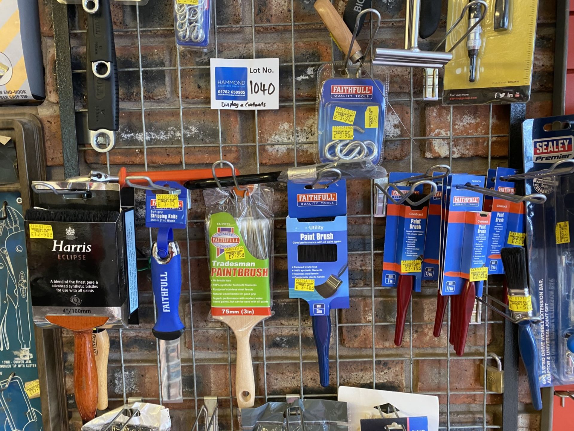 Display and contents of NEW tools etc. - Image 4 of 5