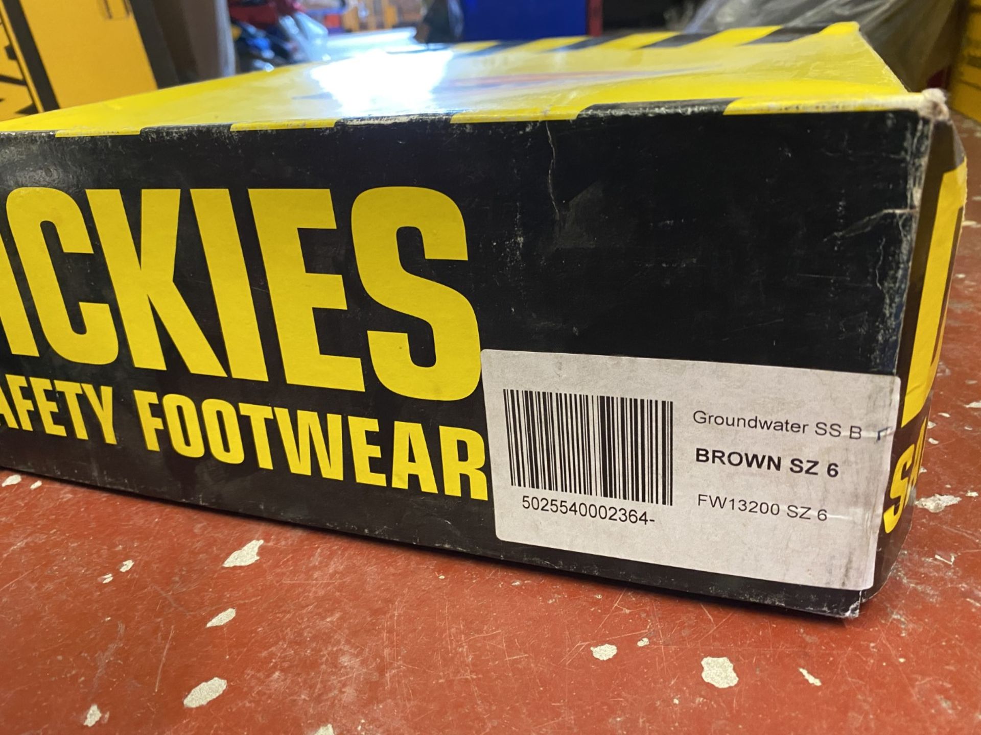 NEW Dickies safety boots, UK size 6