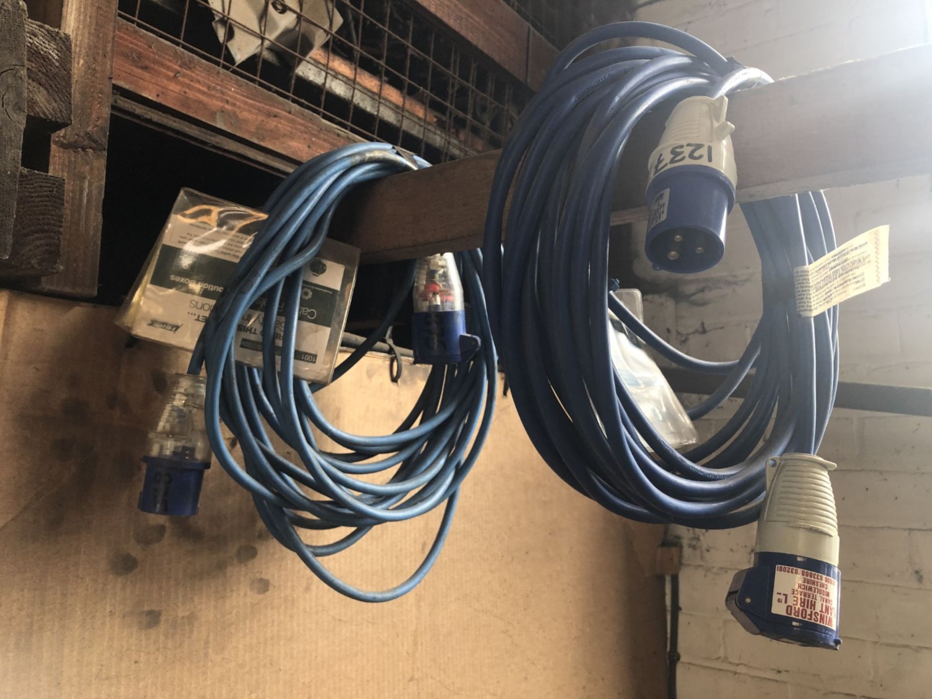 2 x 230v extension leads / cable reels - NOT TESTED - Image 2 of 3