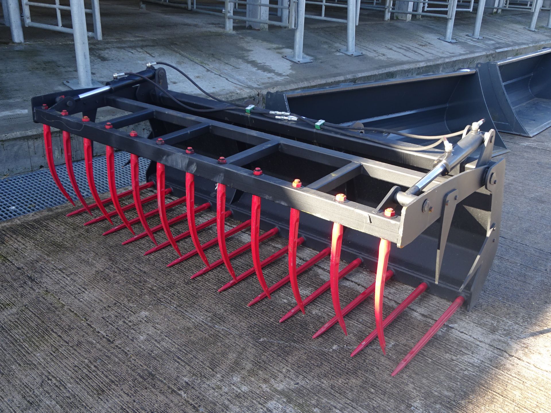 2.4M MUCK GRAB MANITOU BRACKETS