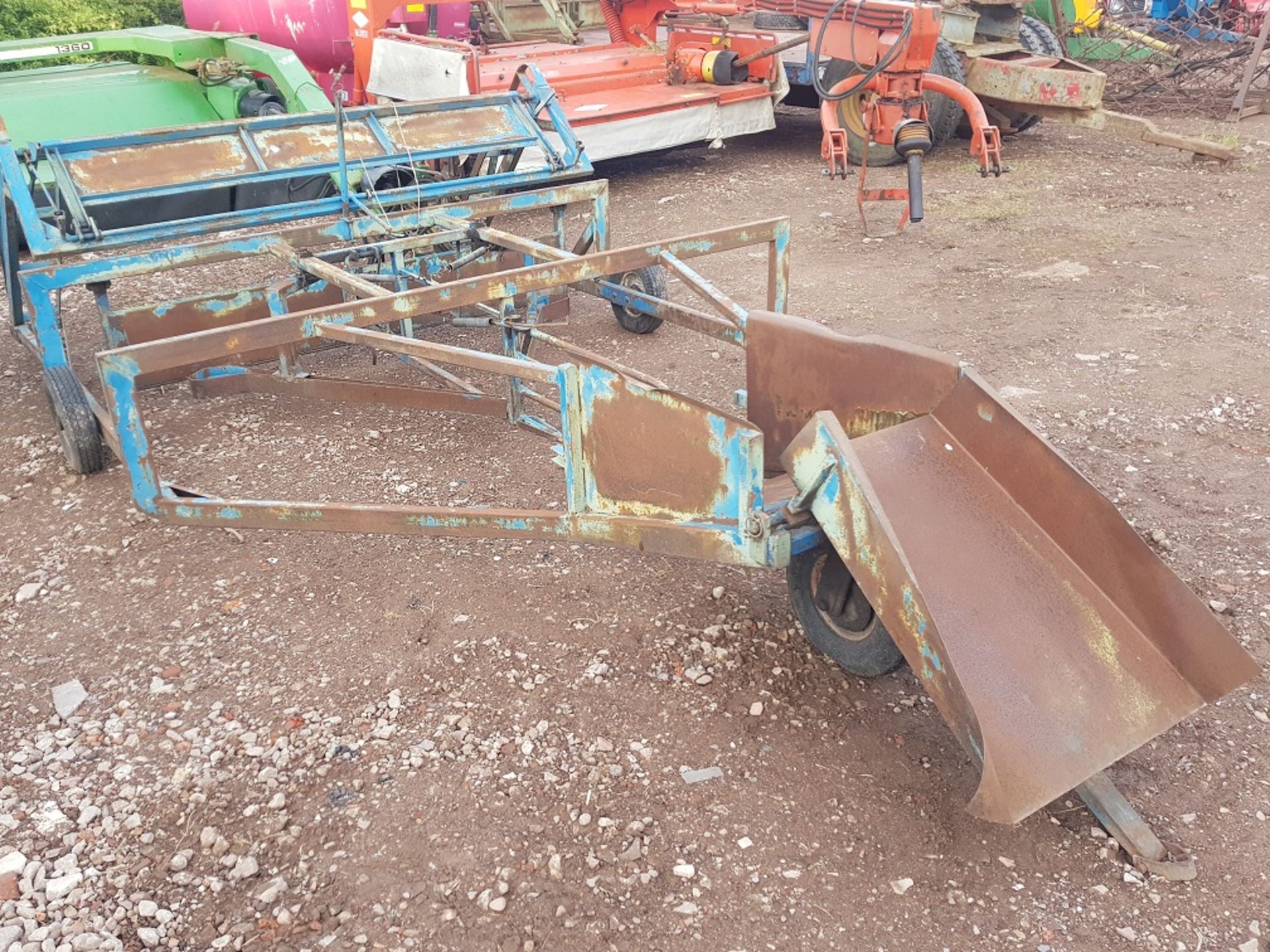 COOKS FLAT 8 WINDROWER BALE SLEDGE - Image 2 of 5