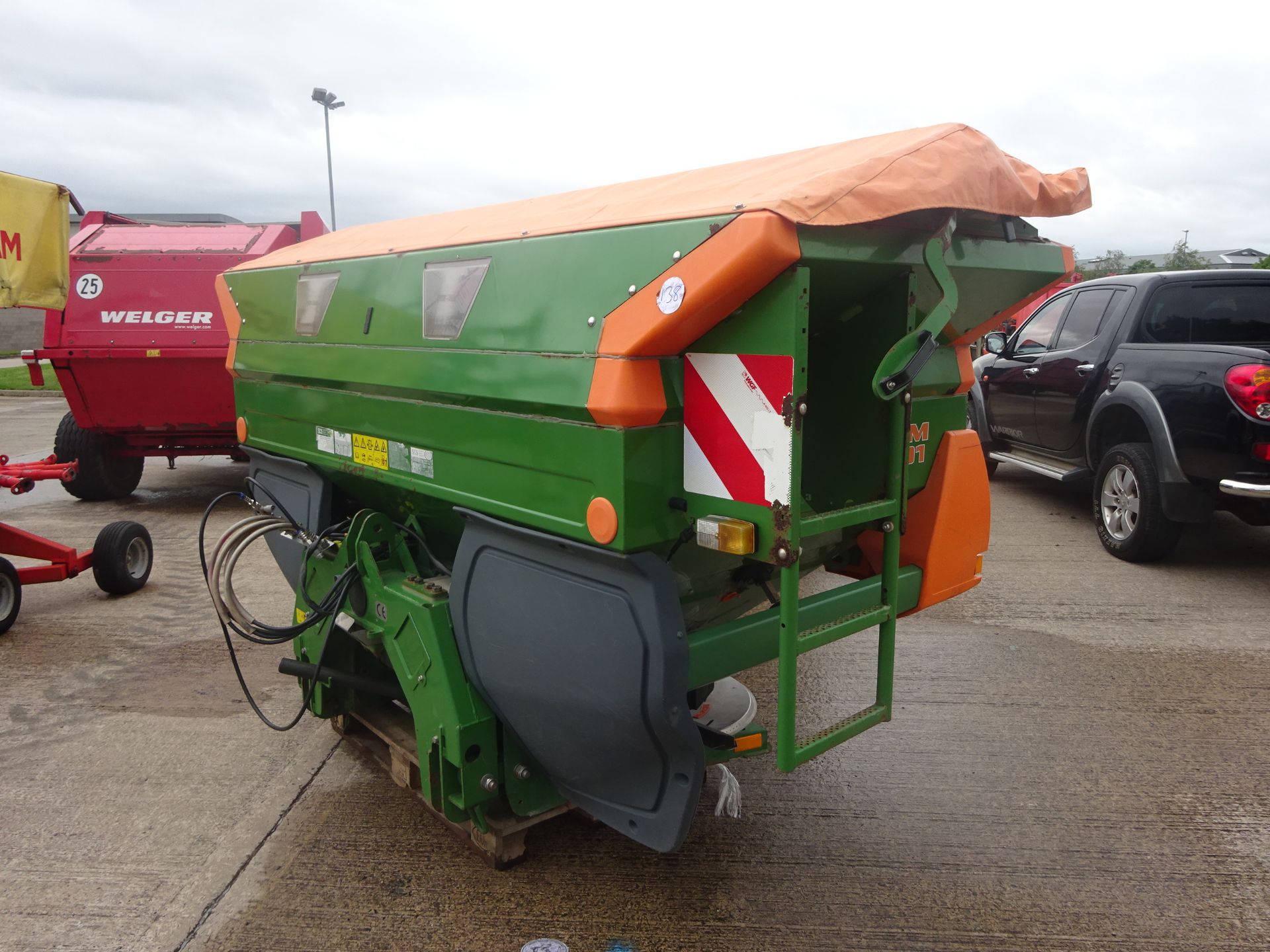 AMAZONE ZAM 3001 FERT SPREADER C/W WEIGH CELL & BOX - Image 3 of 3