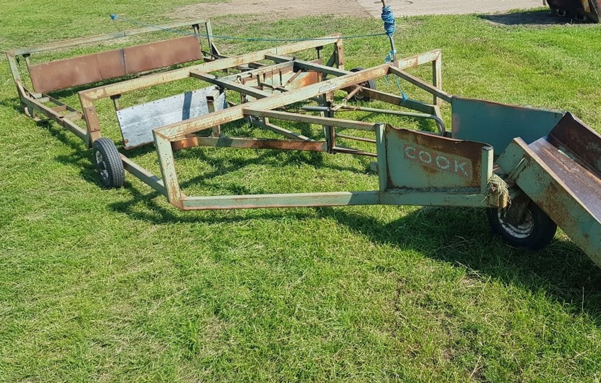 COOKS FLAT 8 WINDROWER BALE SLEDGE - Image 3 of 4