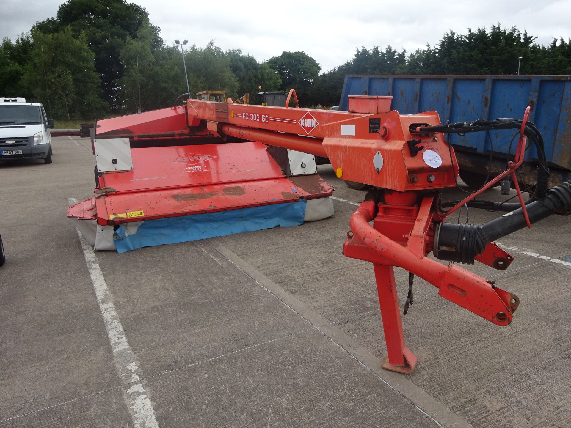 KUHN FC 303 GC TRAILED CENTRE PIVOT MOWER CONDITIONER