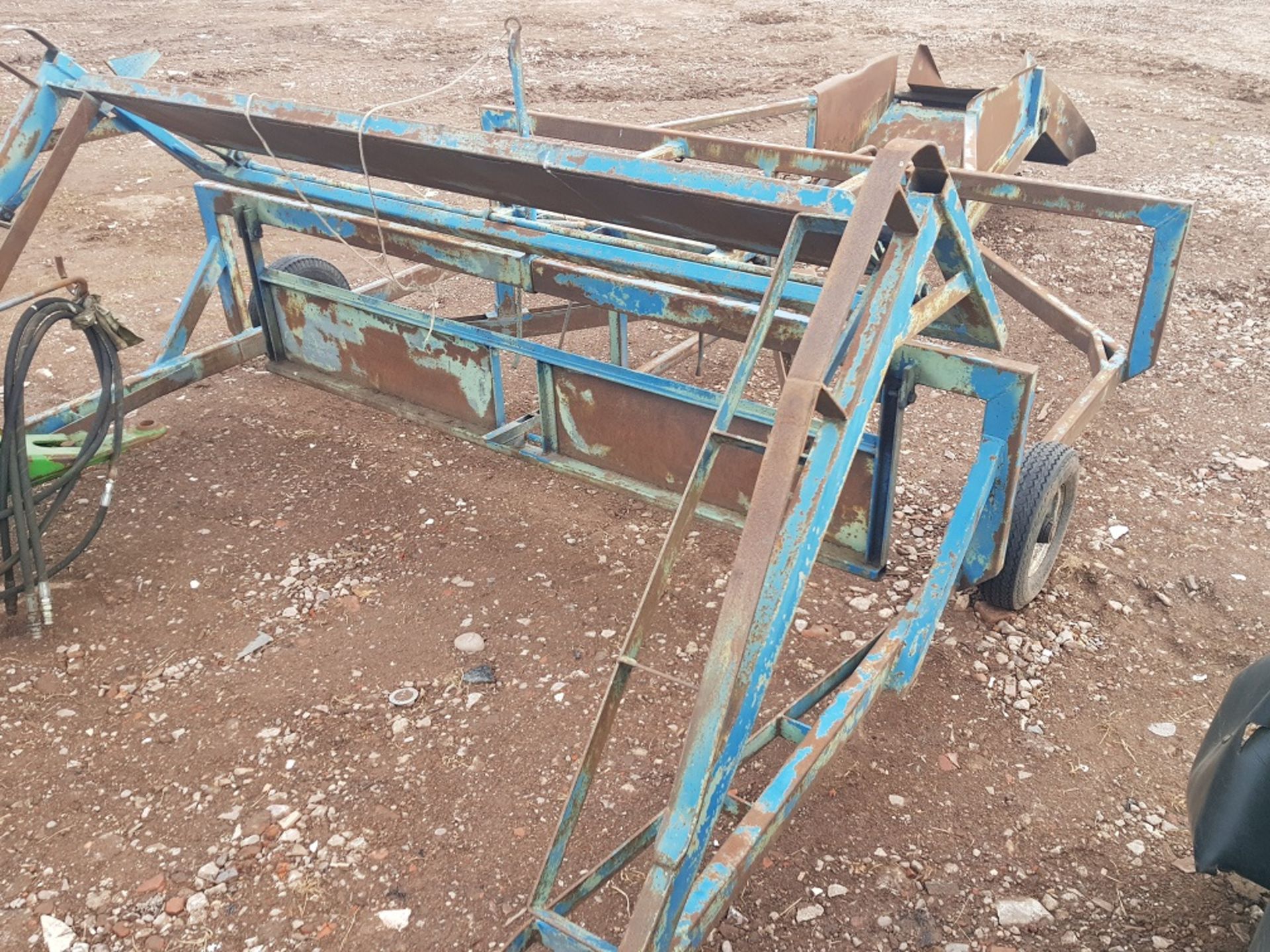 COOKS FLAT 8 WINDROWER BALE SLEDGE - Image 3 of 5