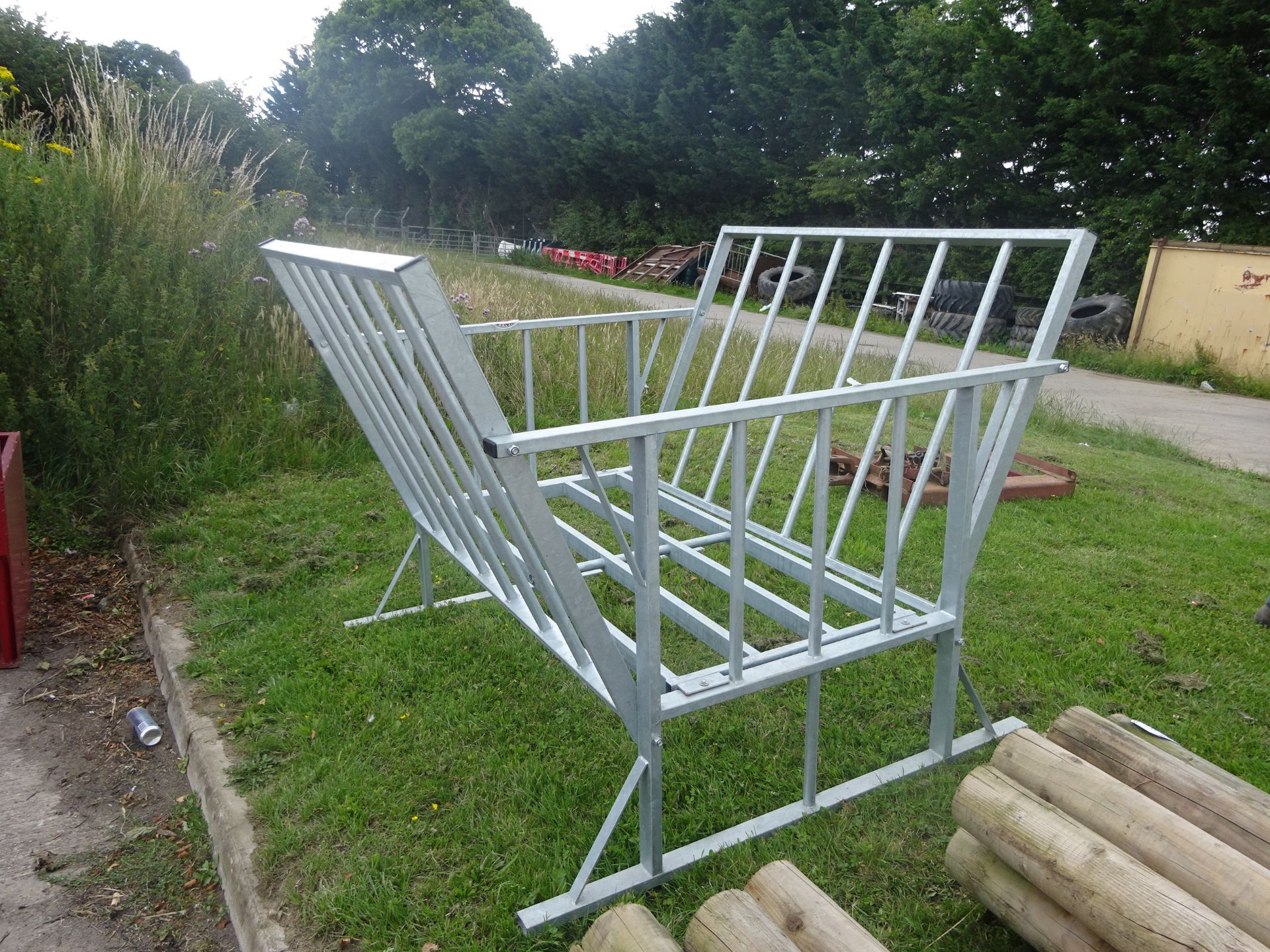CATTLE FEED CRADLE