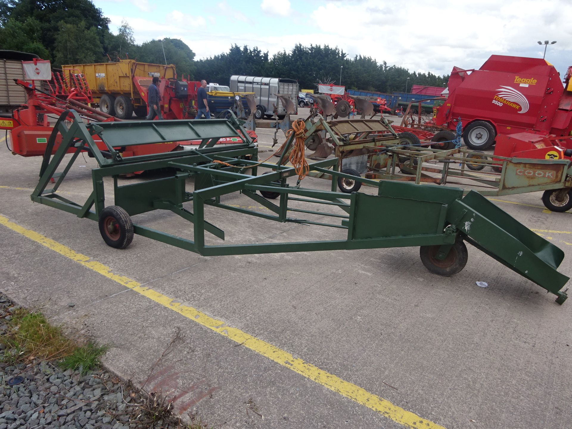 SMALL BALE FLAT 8 SLEDGE - Image 2 of 3