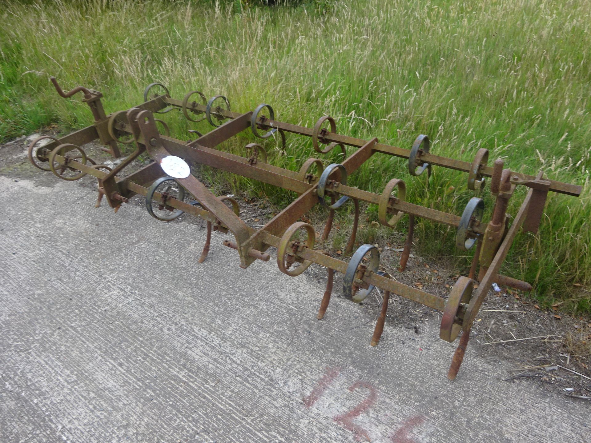 3M PIG TAIL CULTIVATOR