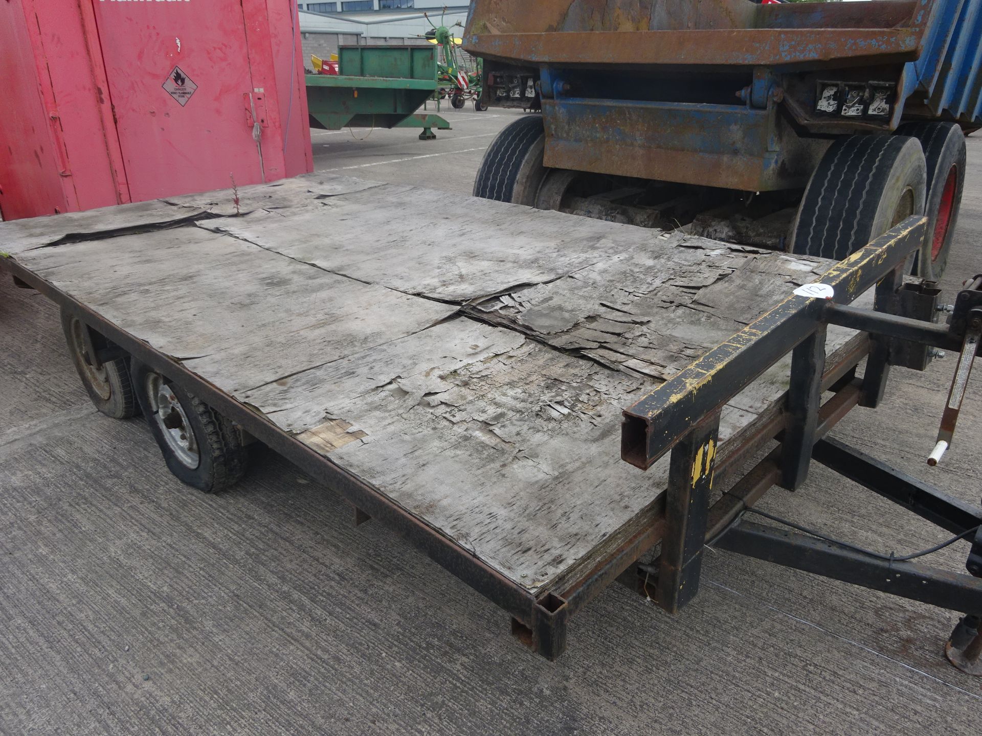 T/A FLAT BED TRAILER