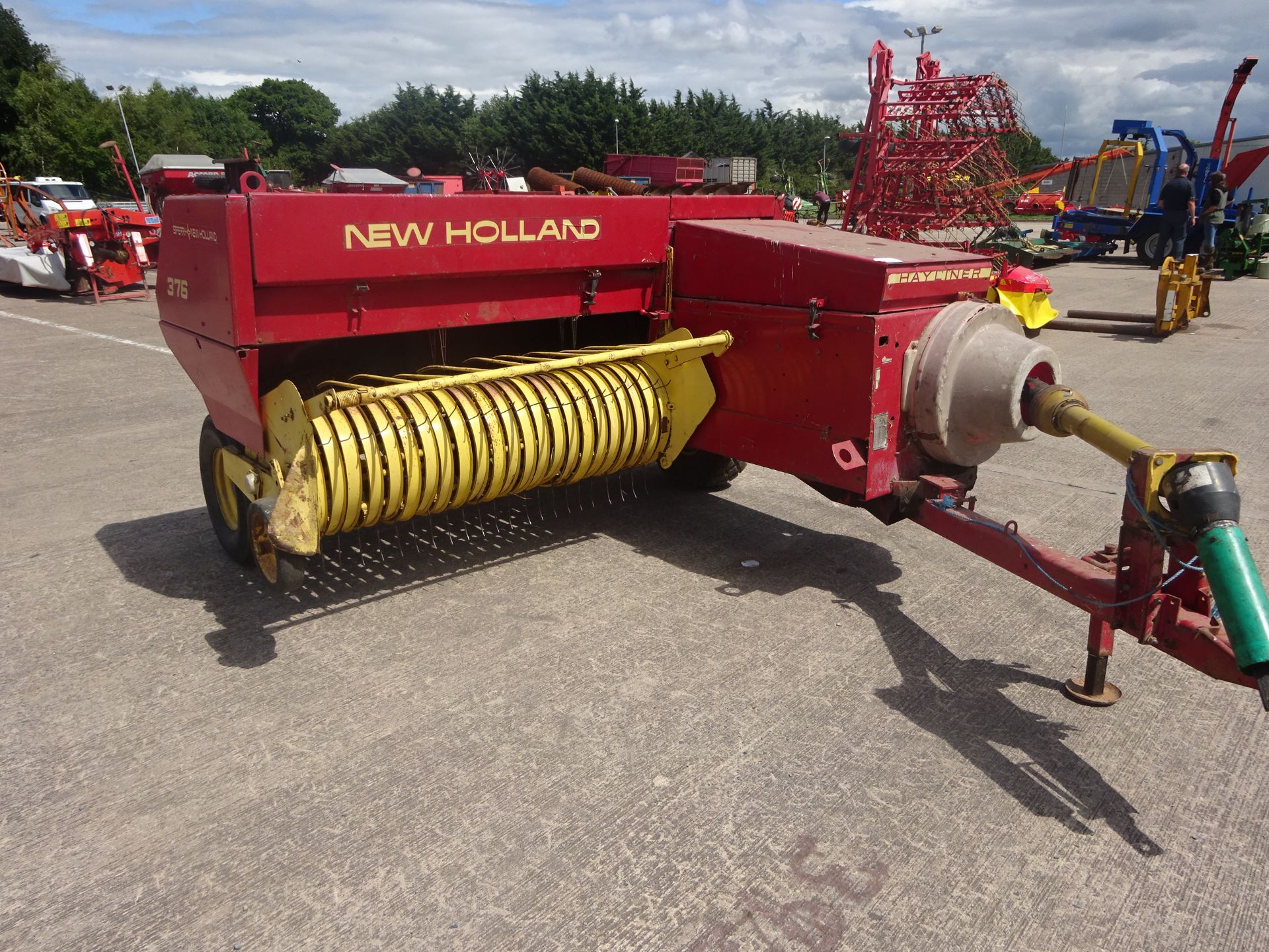 NEW HOLLAND 376 BALER